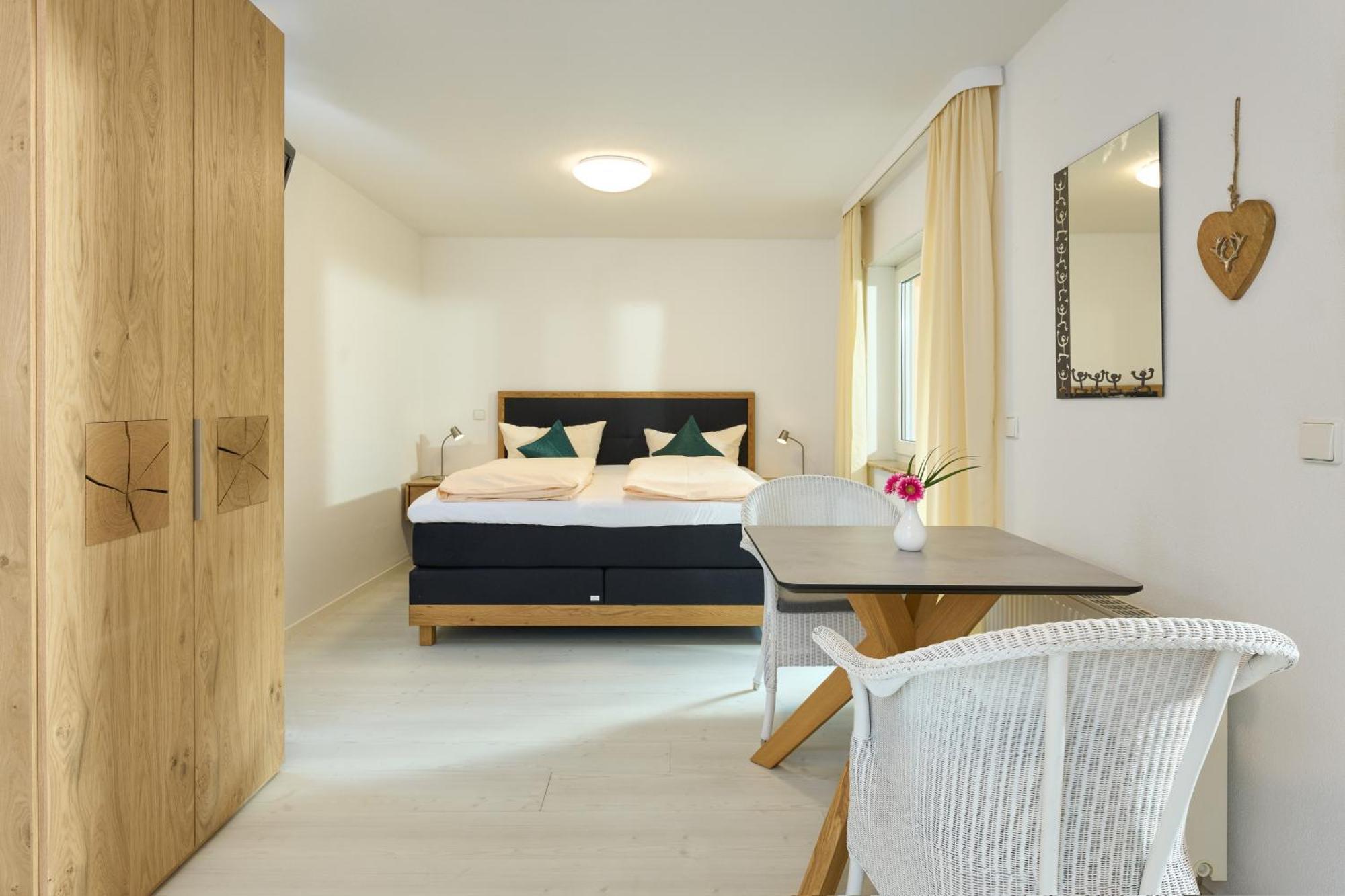 Thermen Appartements Gabriela, Appartement 24 Qm บาดโครซิงเงน ภายนอก รูปภาพ