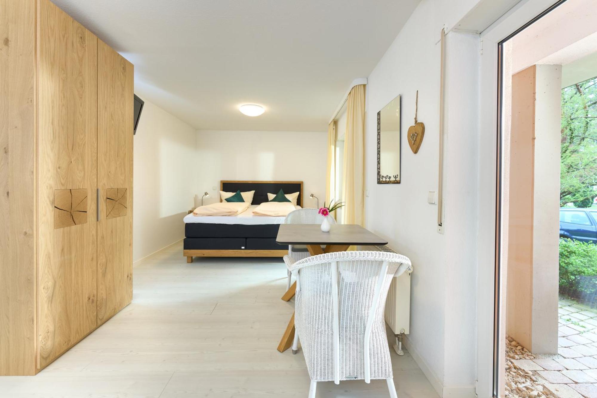 Thermen Appartements Gabriela, Appartement 24 Qm บาดโครซิงเงน ภายนอก รูปภาพ